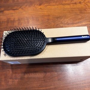 Dyson-Designed Paddle Brush (Prussian Blue/Black)